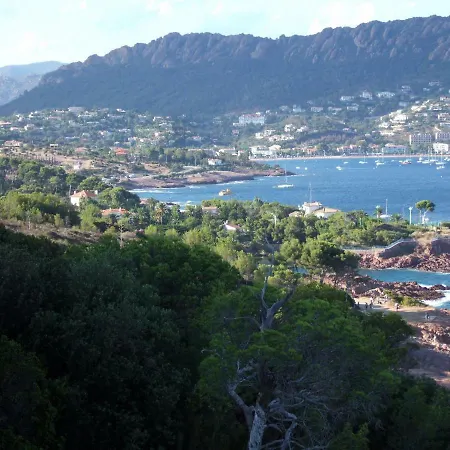 Vue Sur Mer-piscine Privee Saint-Raphael (Var)