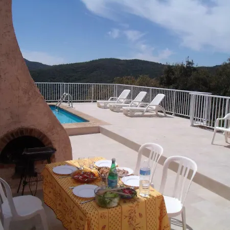 Nyaraló Vue Sur Mer-piscine Privee *